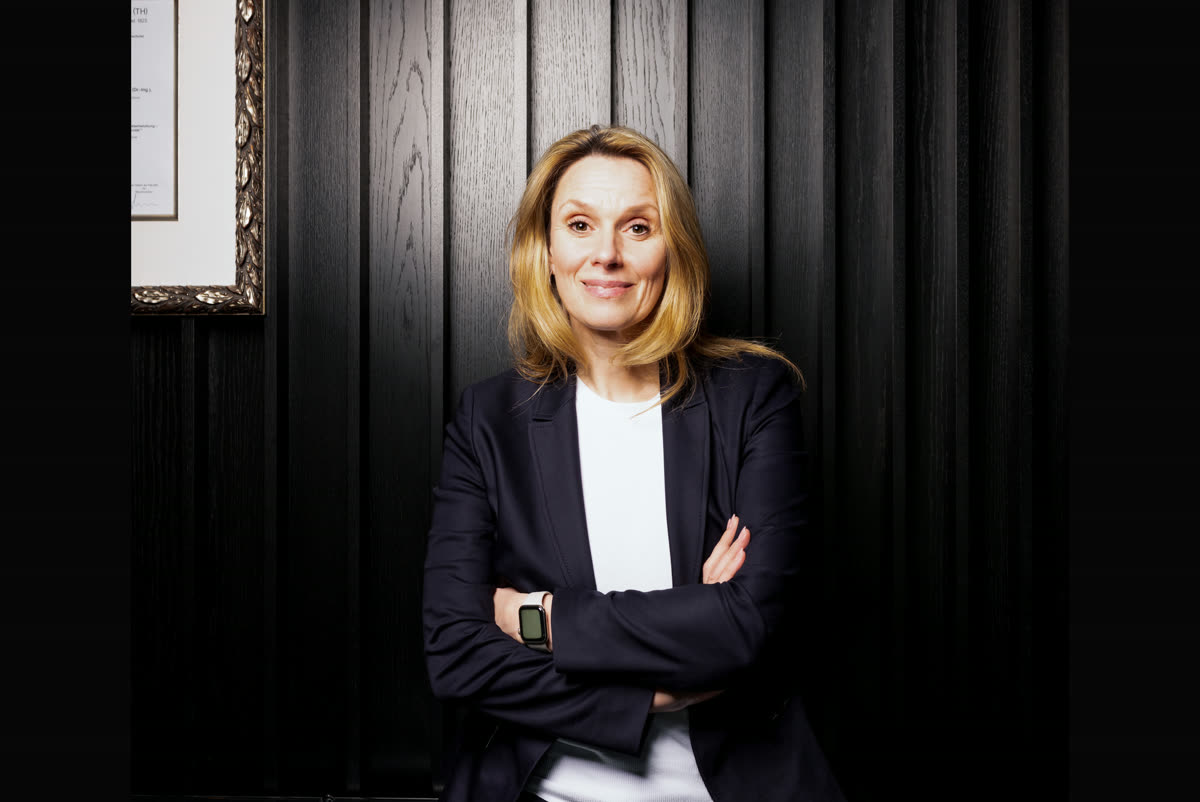 Business-Portrait Unternehmerin im Blazer